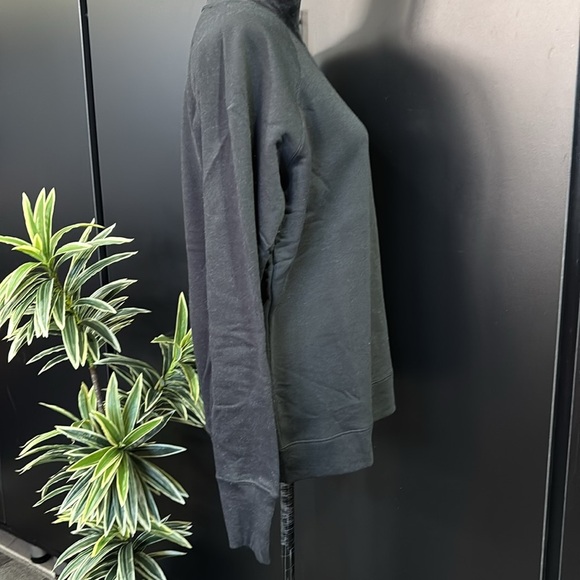 Champion Sweatshirt pullover,rib knit cuff/hem, embroidered logo patch sleeve - Picture 5 of 12